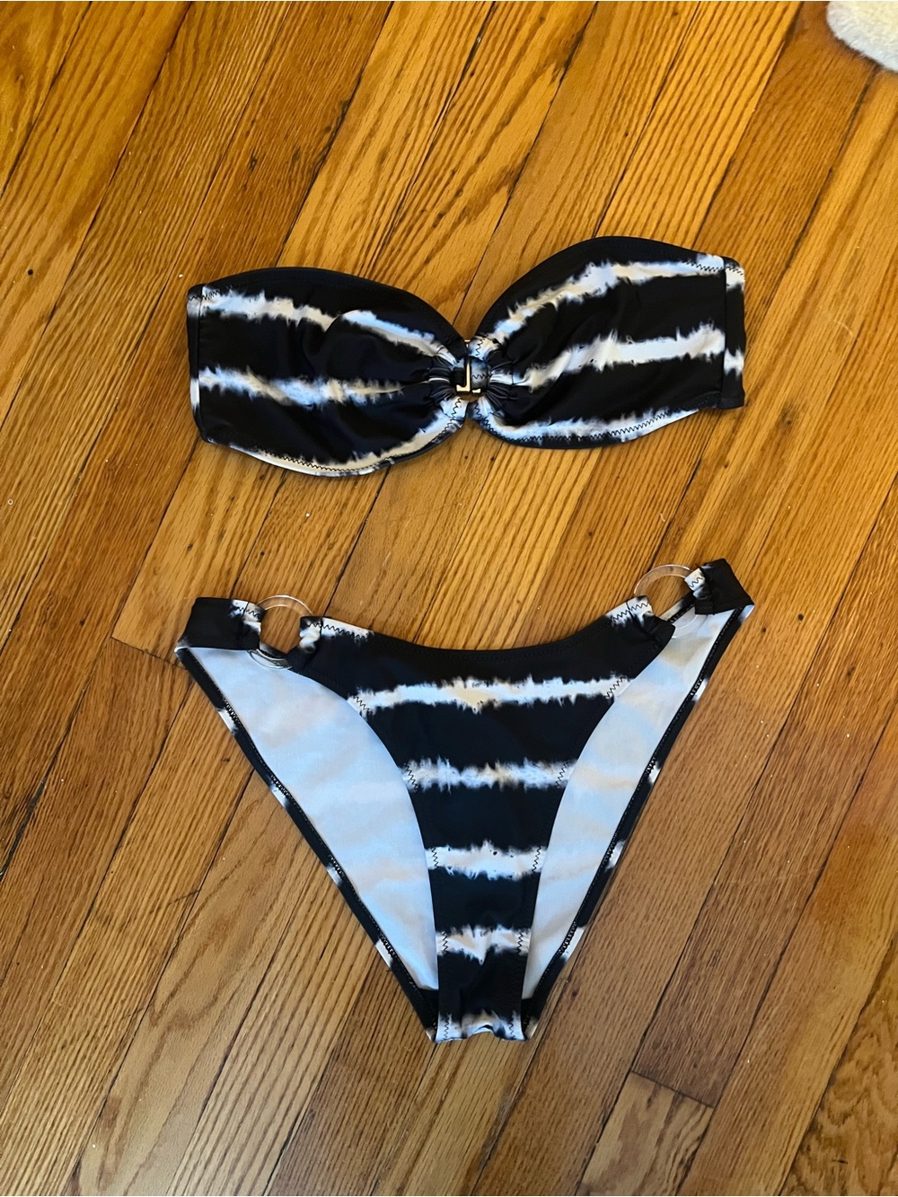Adika bikini